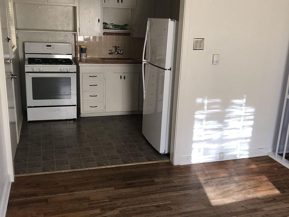 2nd image of 2051 Sutter St