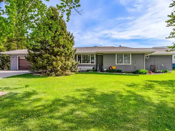 2390 Spruce Ave, Washington, IA 52353