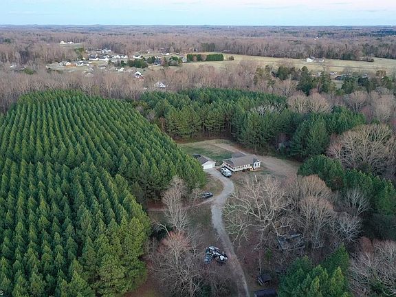 4th image of 610 Duck Dr