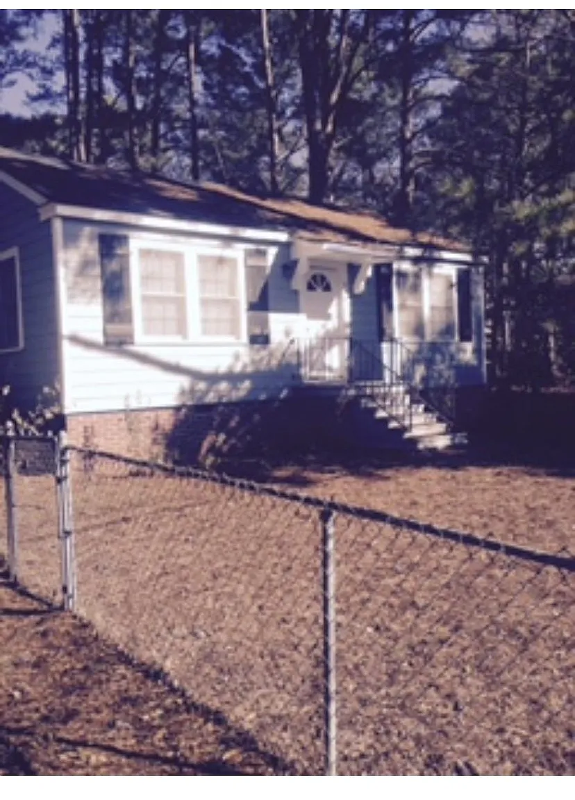 340 Woody Dr — Photo 1