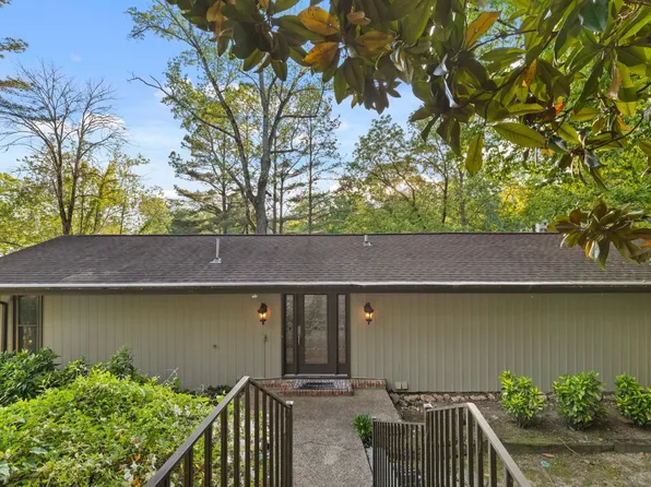 240 Holland Dr, Killen, AL 35645