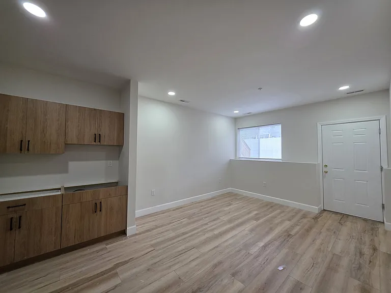 44 Warner St #A2 — Photo 3