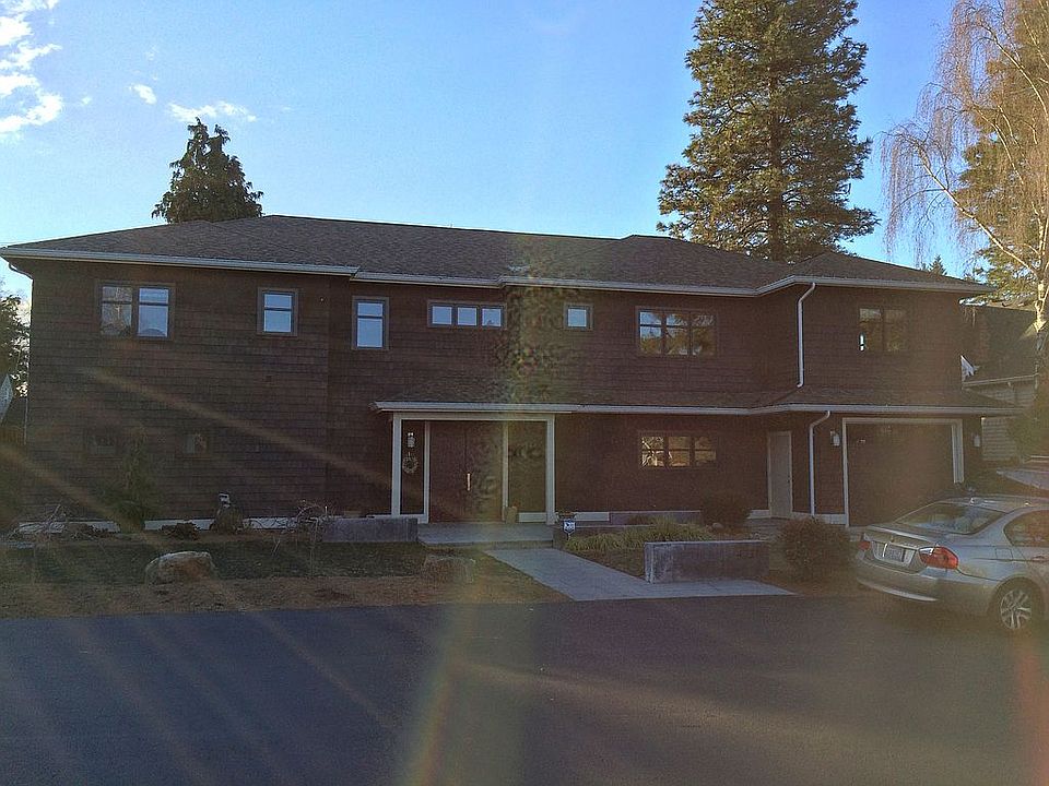 1st image of 4737 NE Park Pl