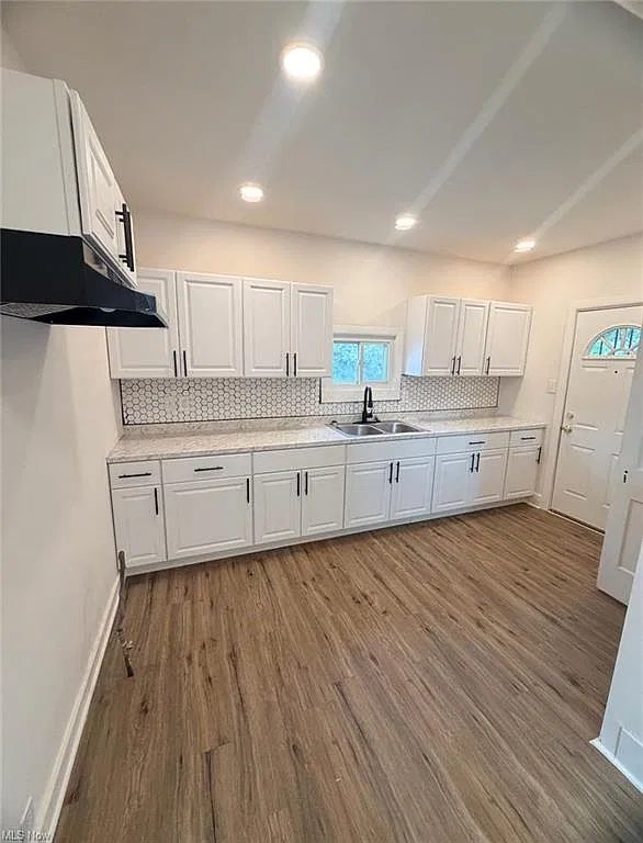 3 bed, 1.5 bath, 1260 sqft, $1,400 — Photo 2