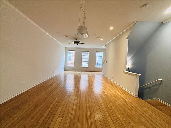 2nd image of 15727 Seabolt