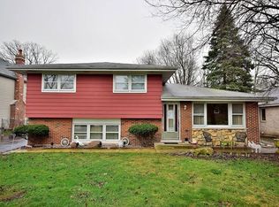 10823 Ursula Dr, Willow Springs, IL 60480