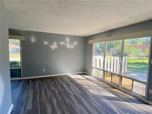 2nd image of 2653 Morningside Drive