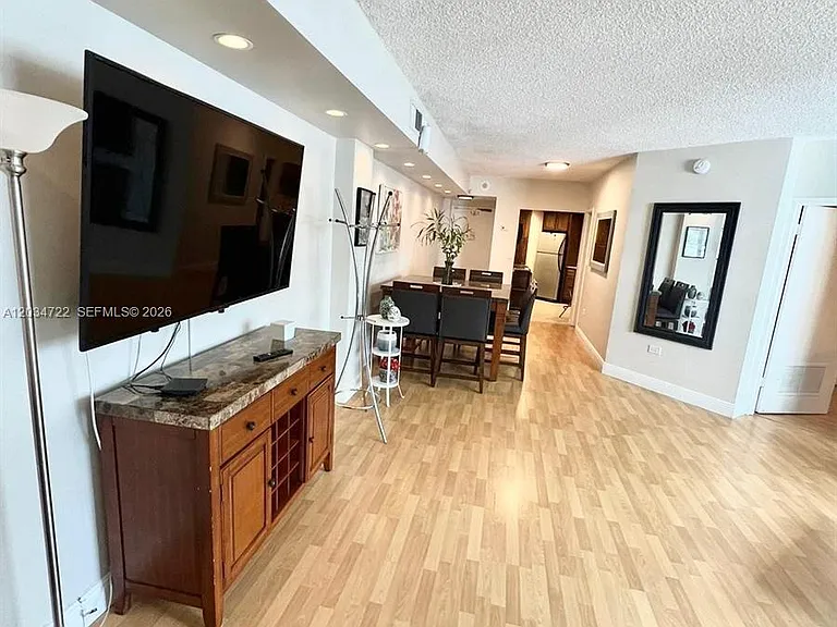 905 Brickell Bay Dr #1422 — Photo 15