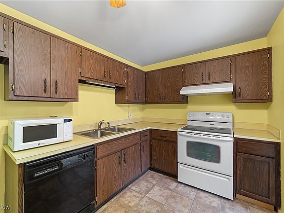 5th image of 2021 King James Pkwy APT 328