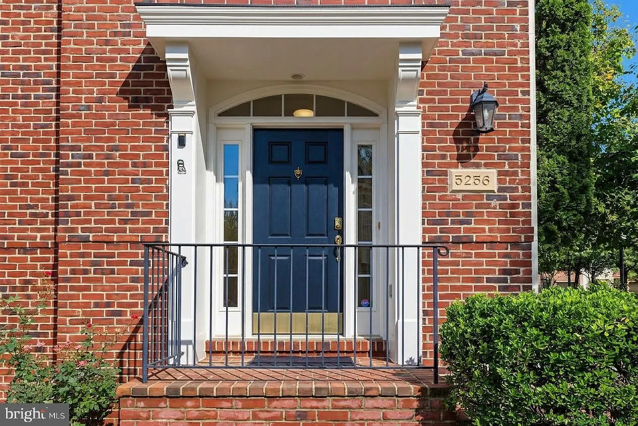 4 bed, 4.5 bath, 2902 sqft, $4,990 — Photo 4