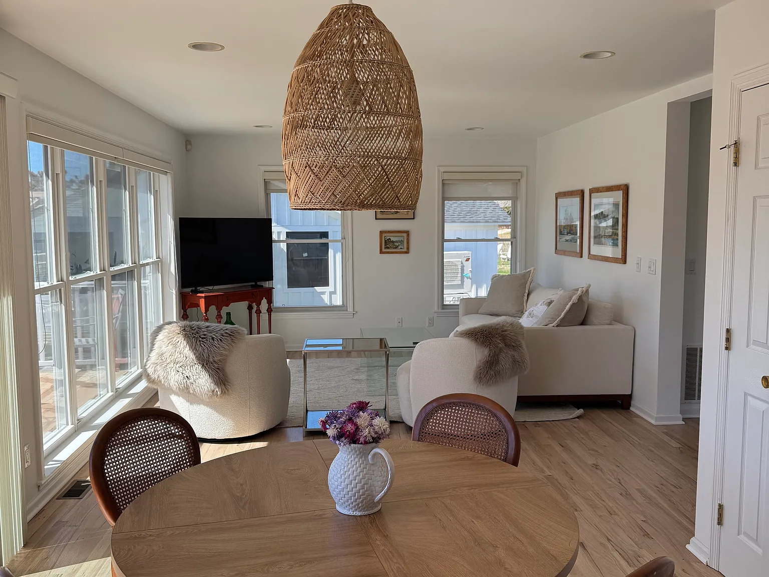 Waterfront Sunny Cottage by the Seaside — Photo 3