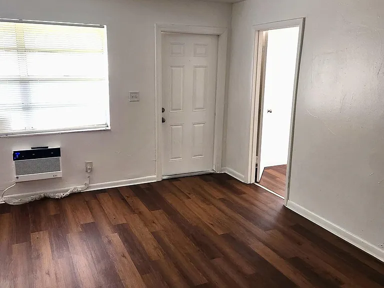 5421-5425 NW 15th Ct #5425 — Photo 5