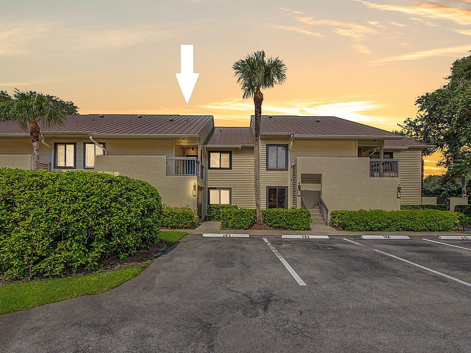 1st image of 5132 SE CLUB Way #202