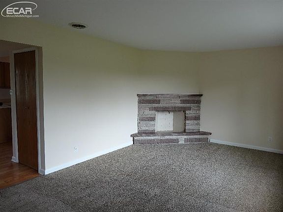 4th image of 1815 Lonsberry Dr