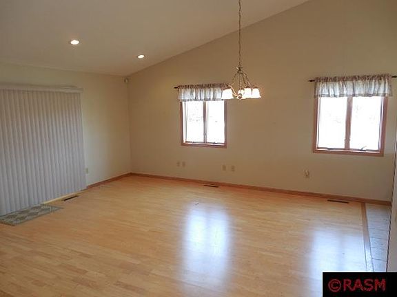 5th image of 888 Goves Way
