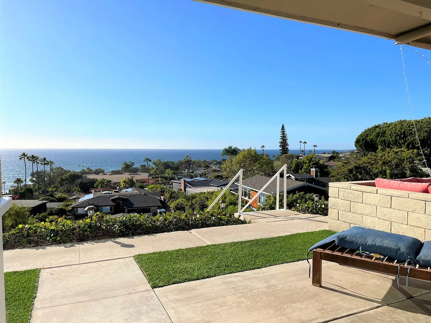 Ocean View Single Level Laguna Beach Condo! — Photo 1