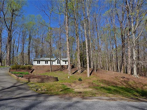 2nd image of 398 Walnut Ln