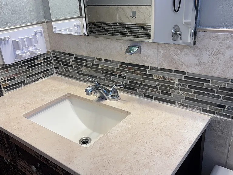 601 Demong Dr — Photo 11