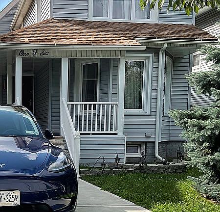 2nd image of 106 Decker Ave