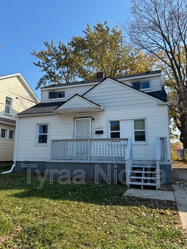 4 bed, 1.0 bath, 1191 sqft, $1,350 — Photo 1