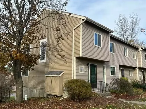 H5 Stonehedge Dr, South Burlington, VT 05403