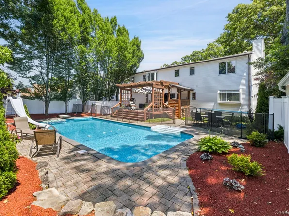 244 Grand Boulevard, Massapequa Park, NY 11762