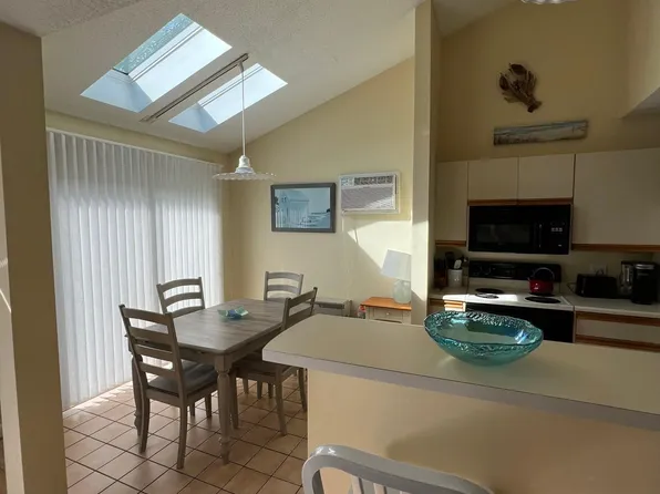 146 W Grand Ave APT 36, Old Orchard Beach, ME 04064