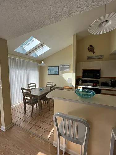 146 W Grand Ave Photo 1