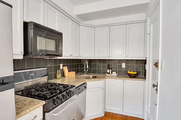 Sold by Compass | media 5