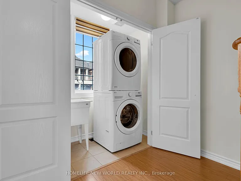8 Shiff Cres — Photo 16