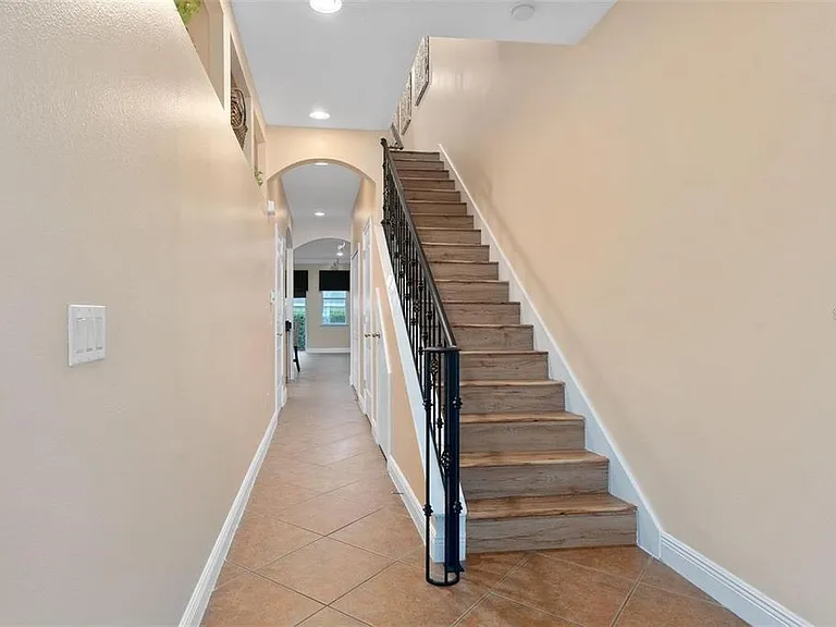 828 Ellwood Ave #J — Photo 13