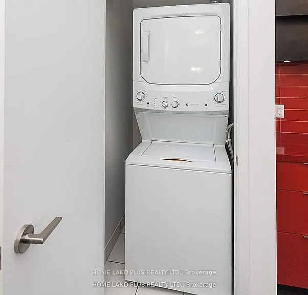 8 Eglinton Ave E #4201 — Photo 15