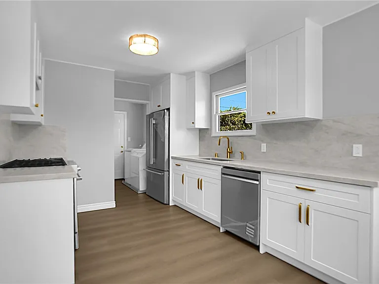 325 W Le Roy Ave — Photo 43