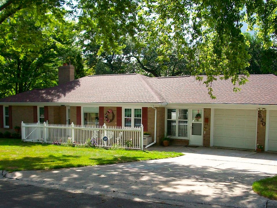 2620 Oakwood Ave, Green Bay, WI 54301 Zillow