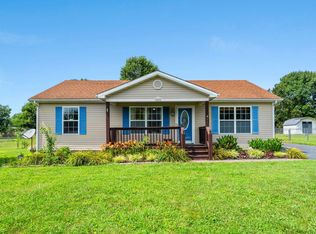 52 Meadow Ln, Hustonville, KY 40437