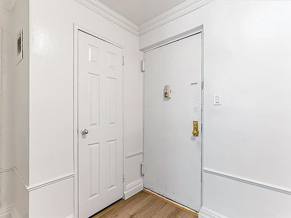 5th image of 8325 Vietor Ave APT 1C