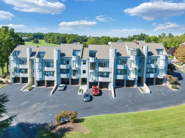 25 Clubhouse Tower Cir #706, Moneta, VA 24121