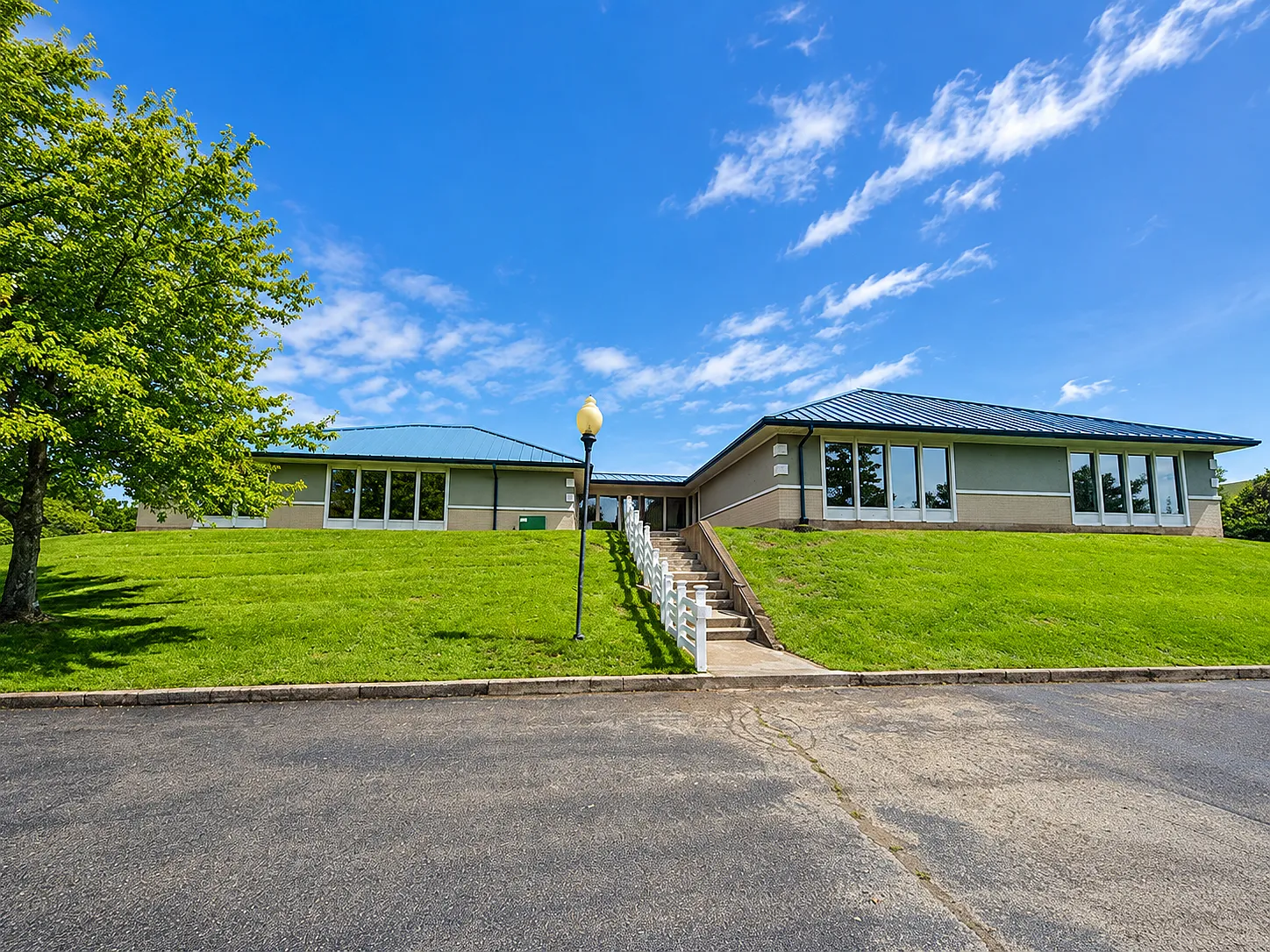 910 Taywood Road - C — Photo 3