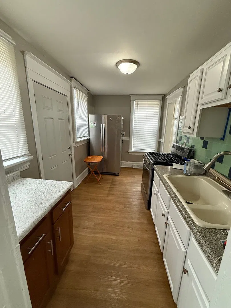 2100 W National Ave — Photo 3