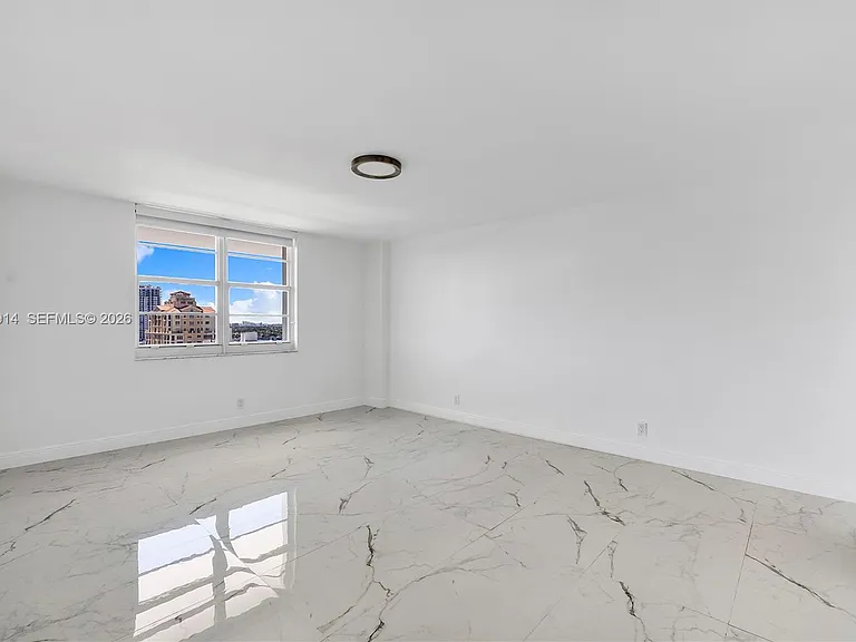 336 N Birch Rd #PENTHOUSE — Photo 19