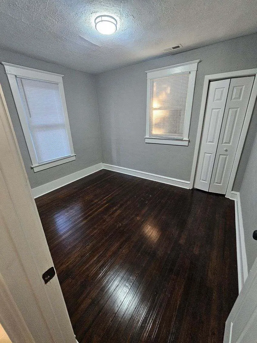 3 bed, 1056 sqft, $1,600 — Photo 4
