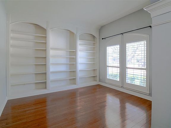 5th image of 2215 Cambridge Shores Ln