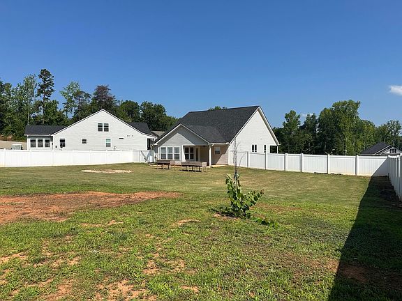 5th image of 563 Fairlead Ln