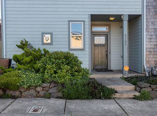 515 SW 4th St, Newport, OR 97365