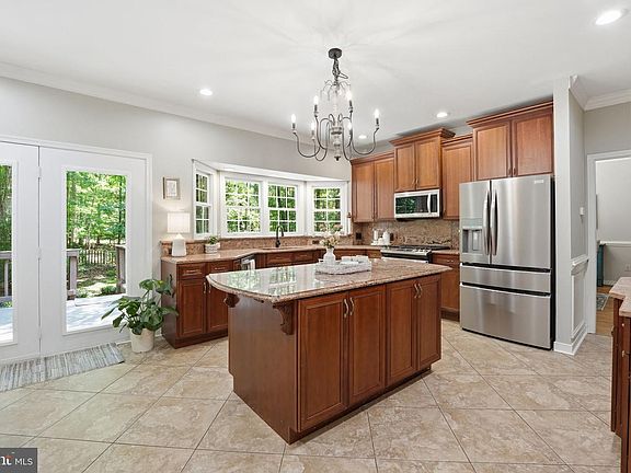 5th image of 10829 Perrin Cir