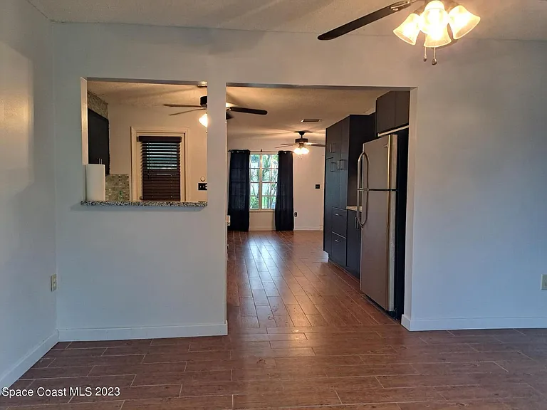 1311 Cindy Cir NE — Photo 7