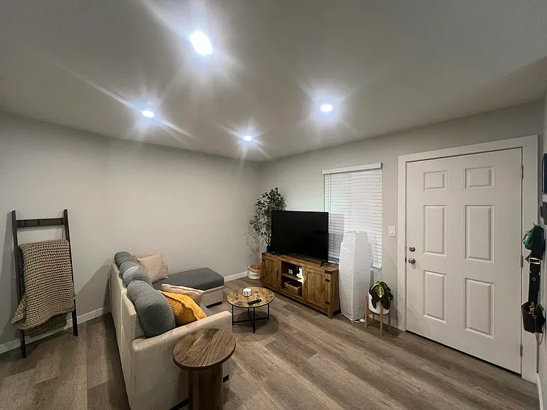 4616 Bancroft St #8 — Photo 21