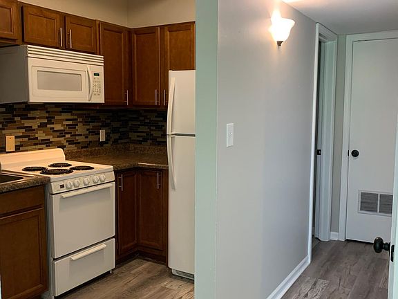 4th image of 52 College Ave #3-2