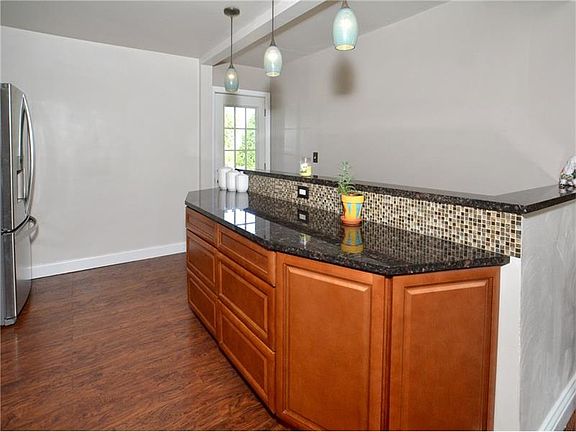 3rd image of 206 Oberdick Dr