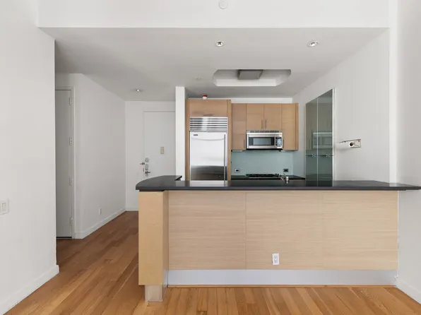 325 Fifth Avenue 8E image 2 of 10